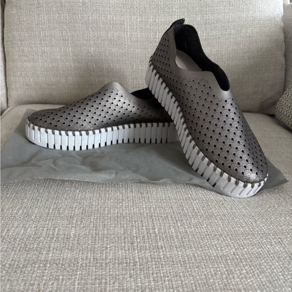 Ilse Jacobsen Metallic Perforated Slip-Ons